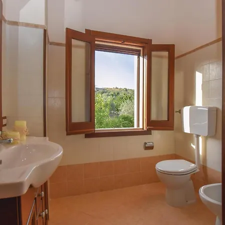 4 Bedroom Stunning In Holiday home *