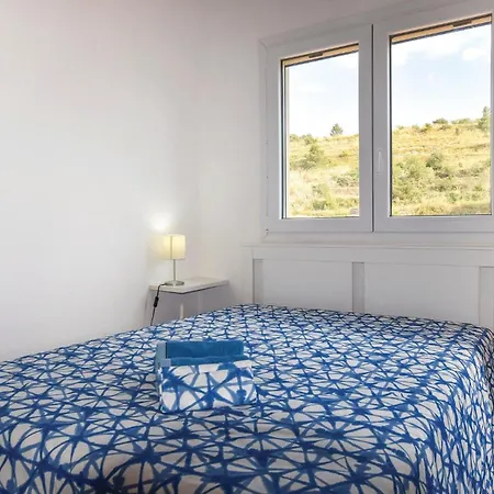 4 Bedroom Stunning In Holiday home Giarratana