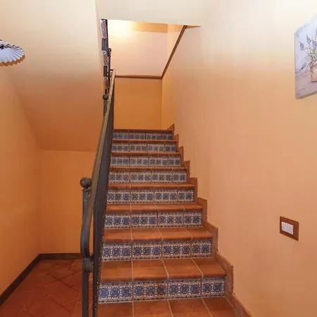 Holiday home 4 Bedroom Stunning In Giarratana
