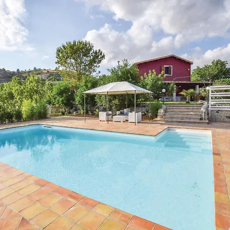 4 Bedroom Stunning In *